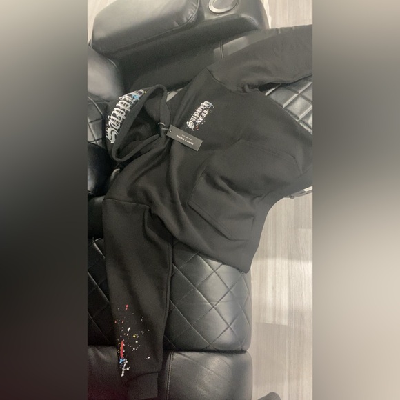 Medium - Picture 3 of 3